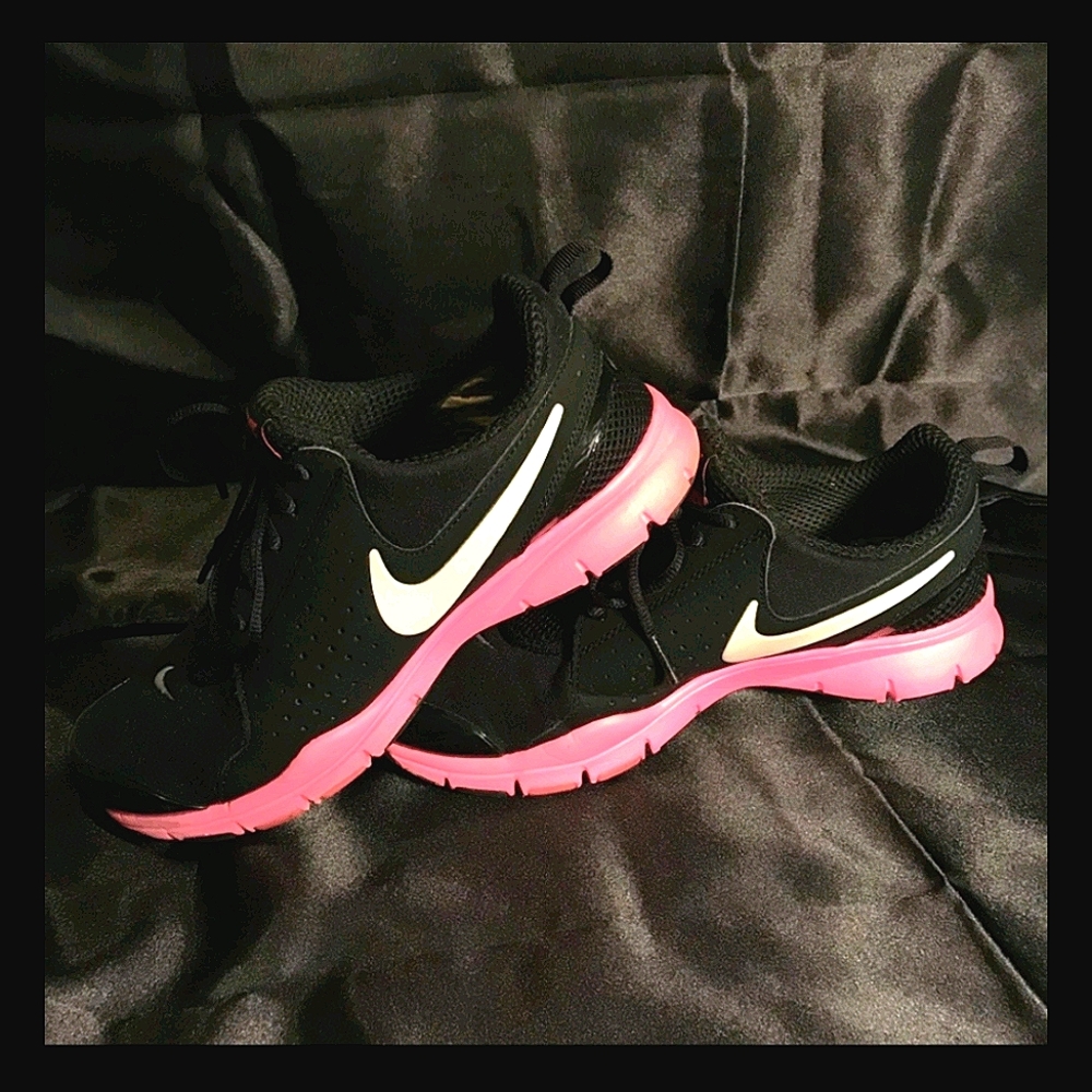 🖤💗 Pink and Black Nike Trainer's 💗🖤